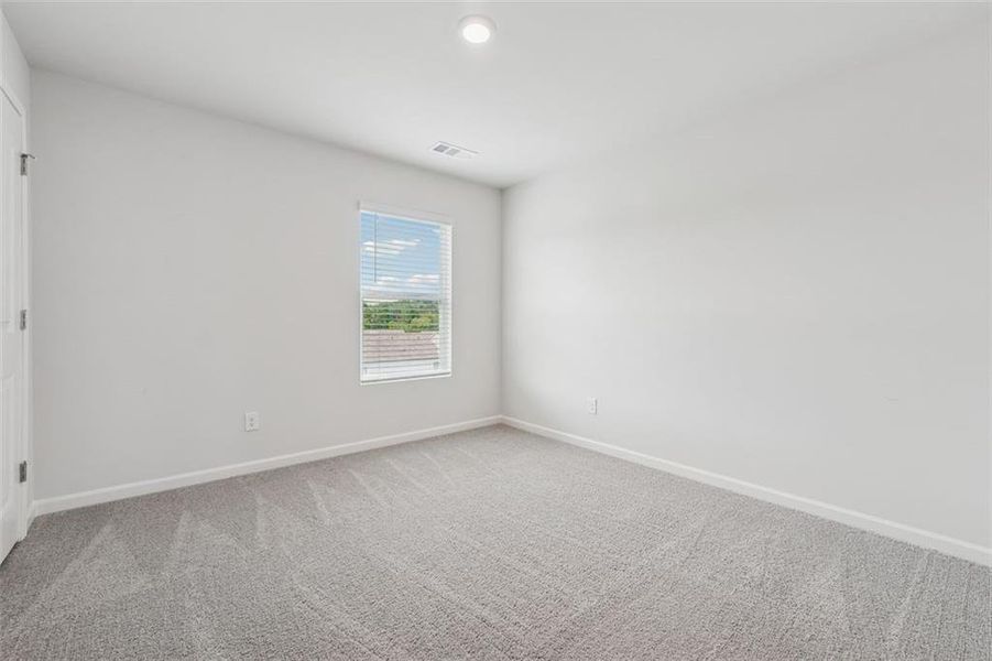 Spacious, unfurnished interior of a new home in , Dallas (Image 26).