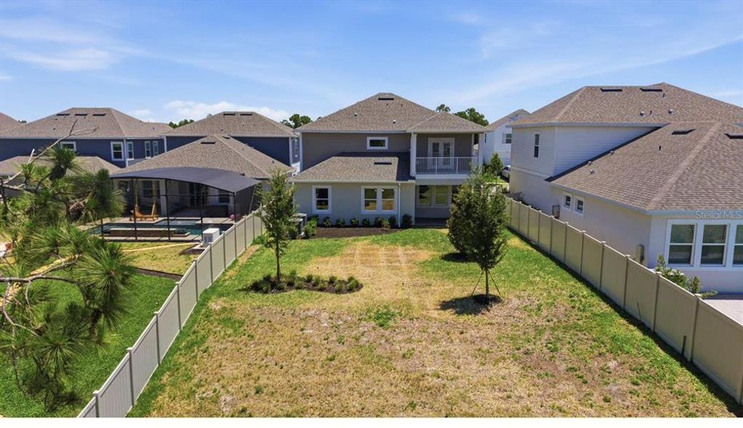 Exterior details and patio area of a home in , Winter Garden (Image 31).