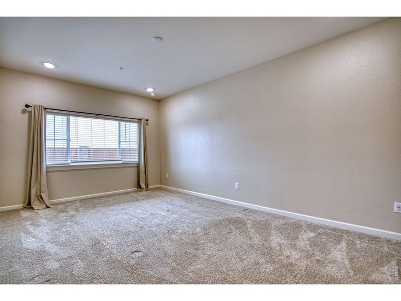 Spacious, unfurnished interior of a new home in , Longmont (Image 24).