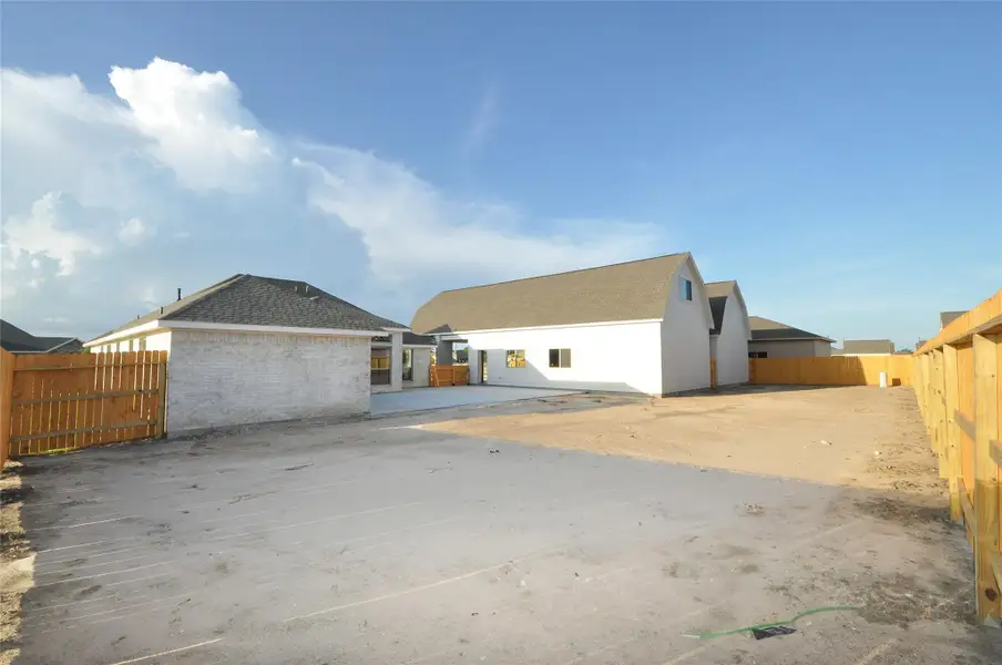 Exterior details and patio area of a home in , League City (Image 3).