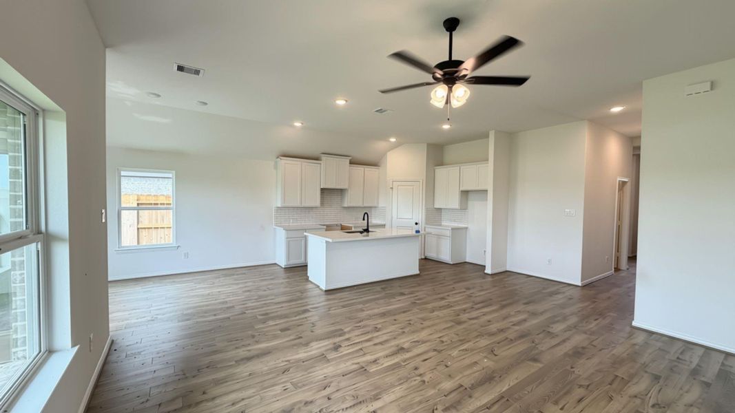 Spacious, unfurnished interior of a new home in Azalea, Pattison (Image 6).