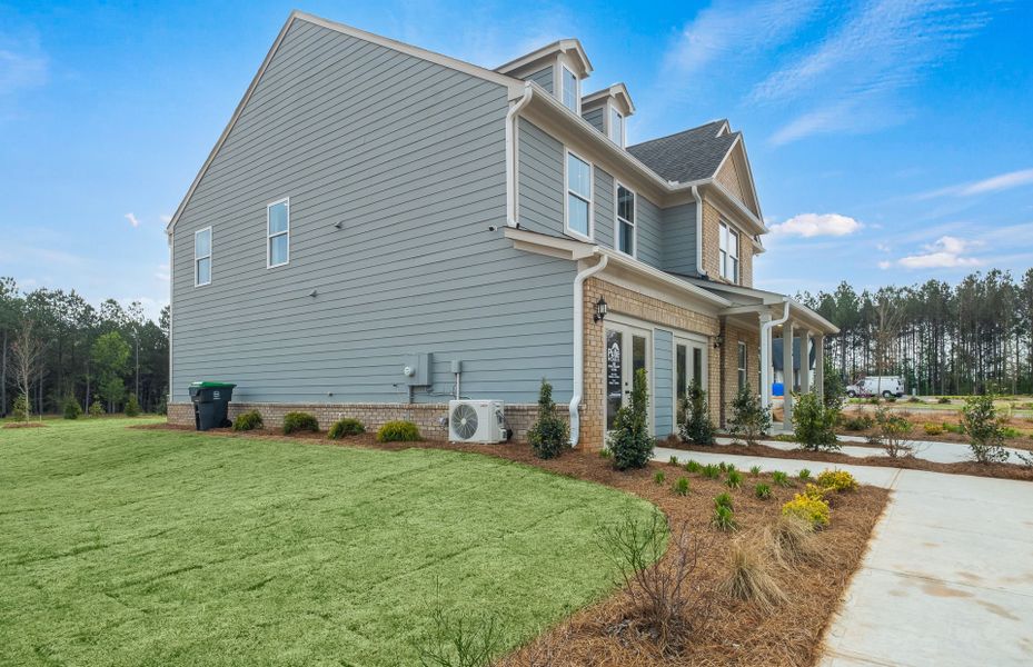 Representative exterior details of a home built from the Mitchell by Pulte Homes in Hawthorne Ridge, McDonough (Image 4). Representative exterior details of a home built from the Mitchell by Pulte Homes in Hawthorne Ridge, McDonough (Image 4).