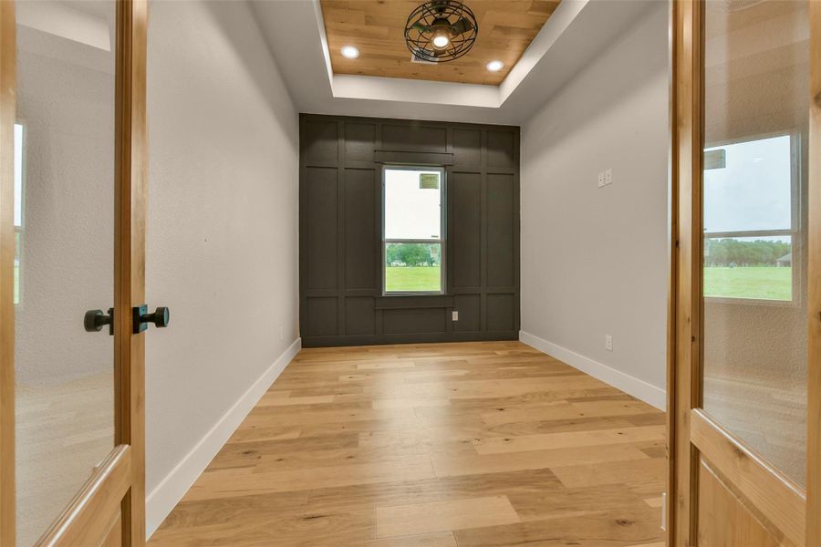 Spacious, unfurnished interior of a new home in , Angleton (Image 26).