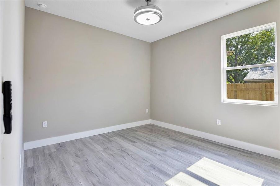 Spacious, unfurnished interior of a new home in , Winter Garden (Image 23).