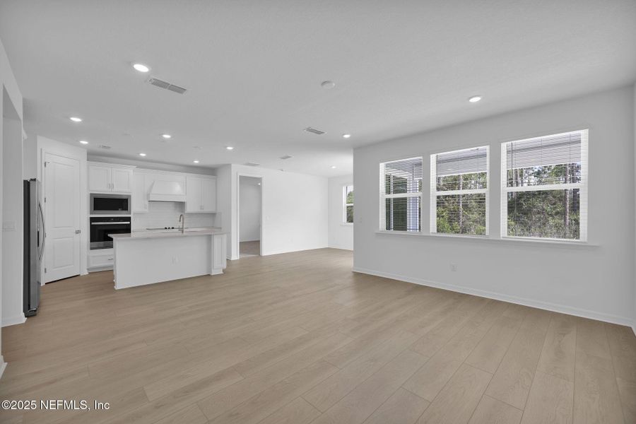 Spacious, unfurnished interior of a new home in Bradley Creek, Green Cove Springs (Image 35). Spacious, unfurnished interior of a new home in Bradley Creek, Green Cove Springs (Image 35).