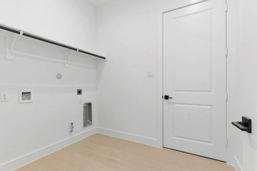 Spacious, unfurnished interior of a new home in , Dayton (Image 24).
