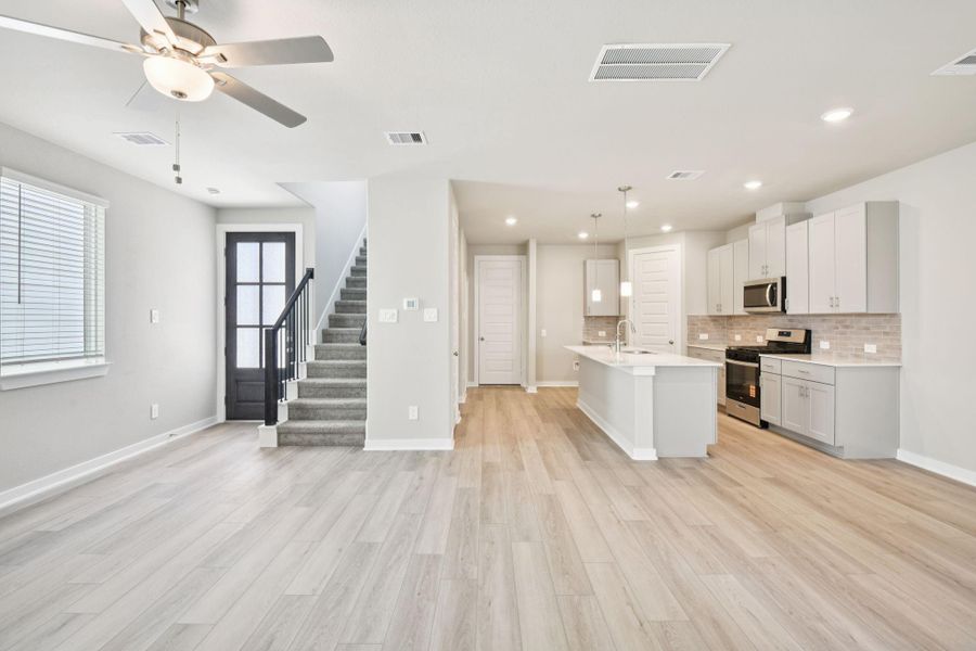Photo is not of the actual home, but is an inspirational photo of builder’s model home and may depict options, furnishings, and/or decorator features that are not included Photo is not of the actual home, but is an inspirational photo of builder’s model home and may depict options, furnishings, and/or decorator features that are not included