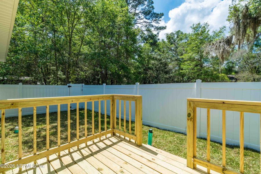 Exterior details and patio area of a home in , Jacksonville (Image 3).
