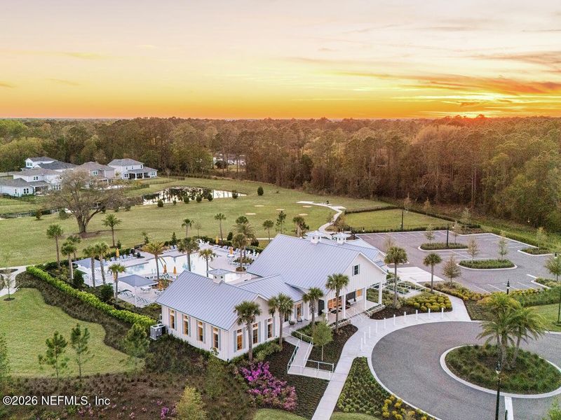 Community amenities in , St. Johns (Image 8).