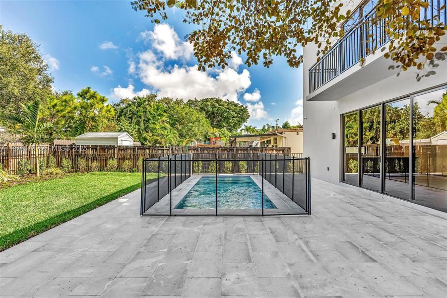 Exterior details and patio area of a home in , Miami (Image 30).
