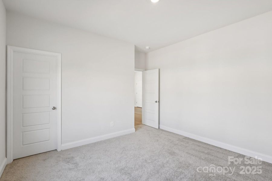 Spacious, unfurnished interior of a new home in Edgewood Preserve, Huntersville (Image 34). Spacious, unfurnished interior of a new home in Edgewood Preserve, Huntersville (Image 34).