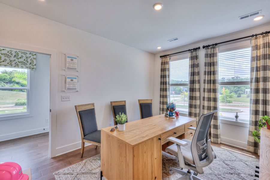 *Furnished model home example. Selections & finishes may vary. *Furnished model home example. Selections & finishes may vary.