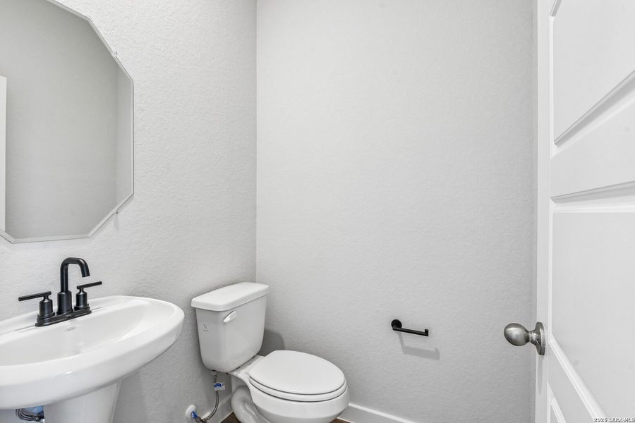 Furnished interior view inside a new home in Highland Ridge, New Braunfels (Image 5).