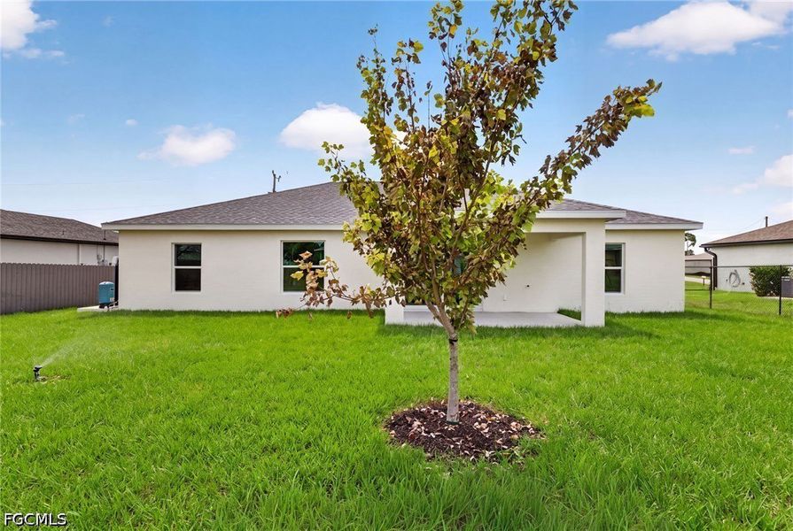 Exterior details and patio area of a home in Cape Coral, Cape Coral (Image 22). Exterior details and patio area of a home in Cape Coral, Cape Coral (Image 22).