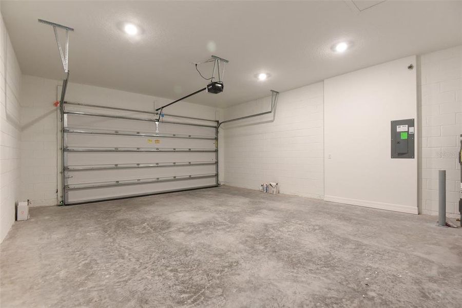 Spacious, unfurnished interior of a new home in The Reserve at Victoria, Deland (Image 58). Spacious, unfurnished interior of a new home in The Reserve at Victoria, Deland (Image 58).