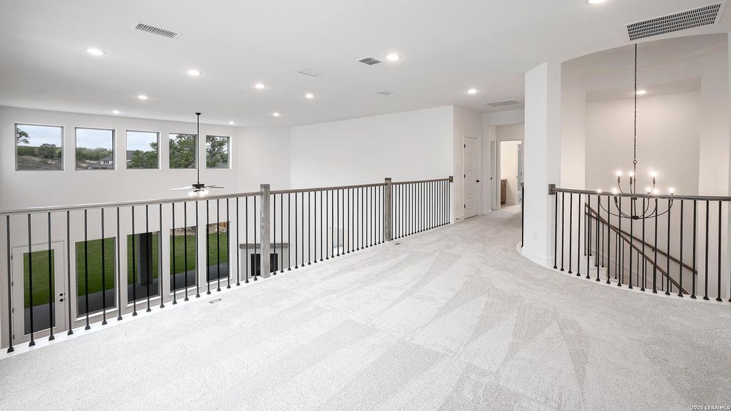 Spacious, unfurnished interior of a new home in Johnson Ranch, Bulverde (Image 27).