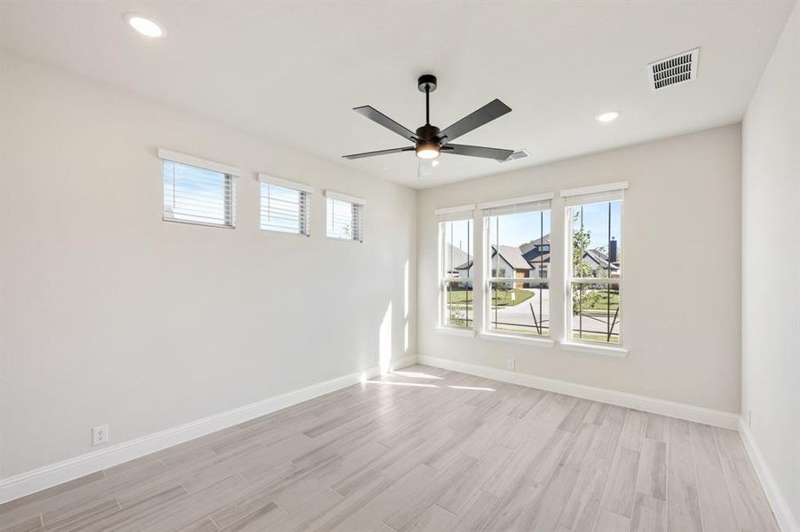 Spacious, unfurnished interior of a new home in Villages of Walnut Grove, Midlothian (Image 13). Spacious, unfurnished interior of a new home in Villages of Walnut Grove, Midlothian (Image 13).