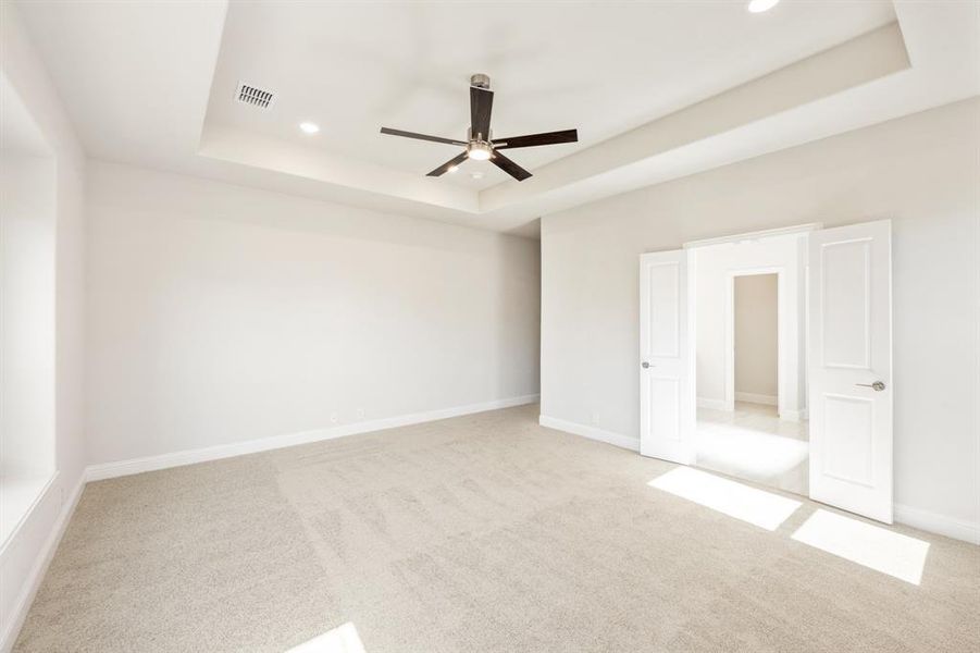 Spacious, unfurnished interior of a new home in Somerset, Mansfield (Image 39).