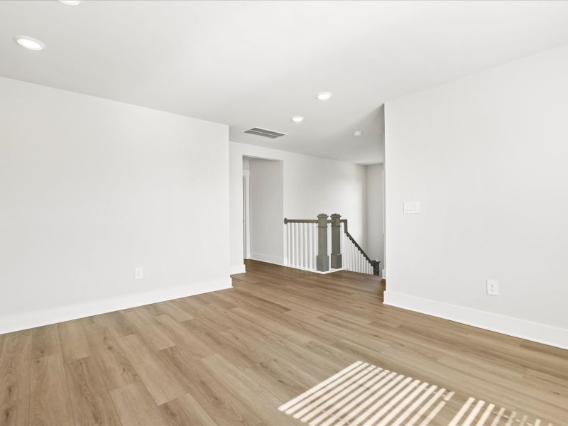 Spacious, unfurnished interior of a new home in Crossing at Abner Creek, Greer (Image 21).