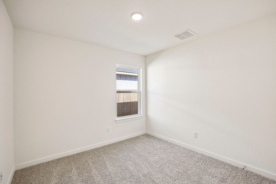 Spacious, unfurnished interior of a new home in Rancho San Gabriel, Georgetown (Image 25).
