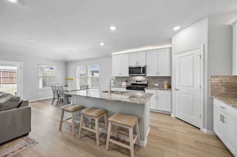 Furnished interior view inside a new home in Cibolo Hills, Fort Worth (Image 8).