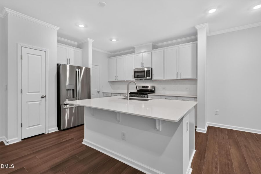 23_132_Tree_Moss_Ct-Bedroom-_055