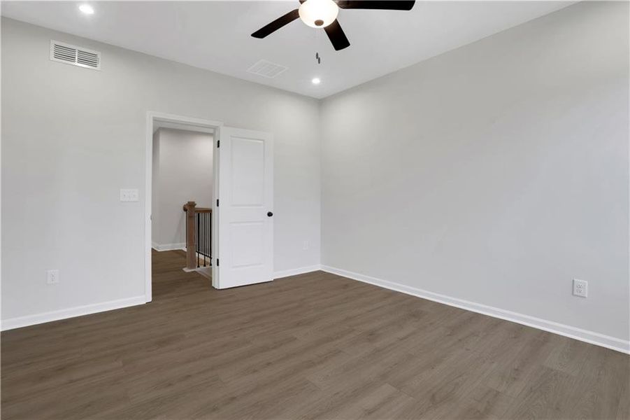 Spacious, unfurnished interior of a new home in Towne Village at Suwanee Dam, Sugar Hill (Image 38). Spacious, unfurnished interior of a new home in Towne Village at Suwanee Dam, Sugar Hill (Image 38).