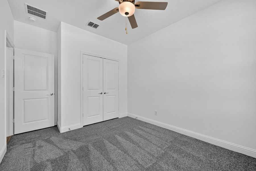 Spacious, unfurnished interior of a new home in Madero 50s, Fort Worth (Image 20).