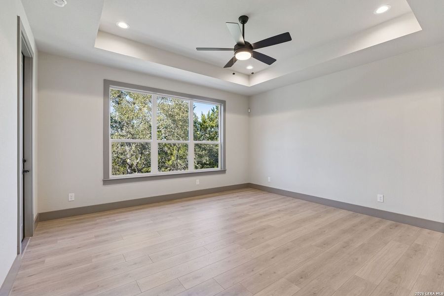 Spacious, unfurnished interior of a new home in , Fischer (Image 24).