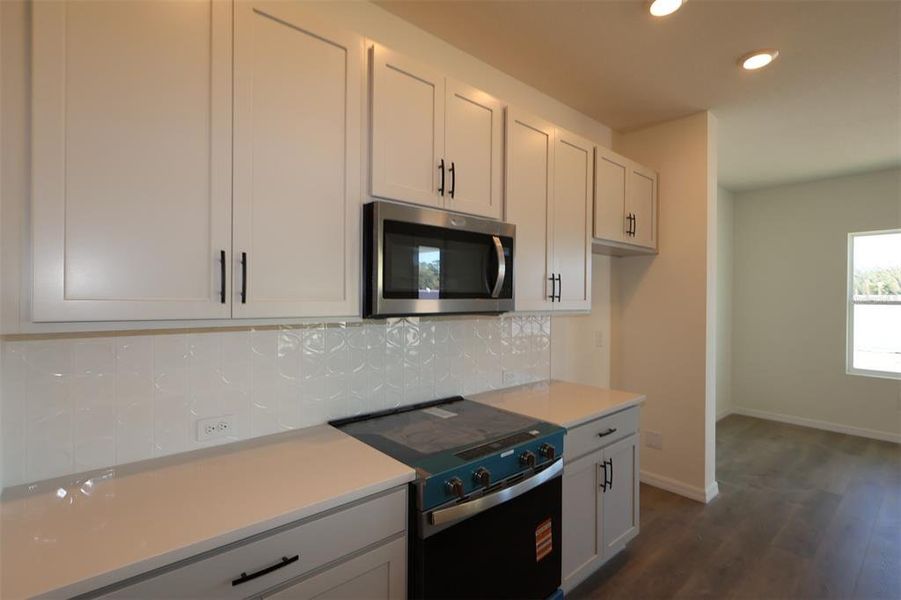 Furnished interior view inside a new home in Eastlyn, Bradenton (Image 6).