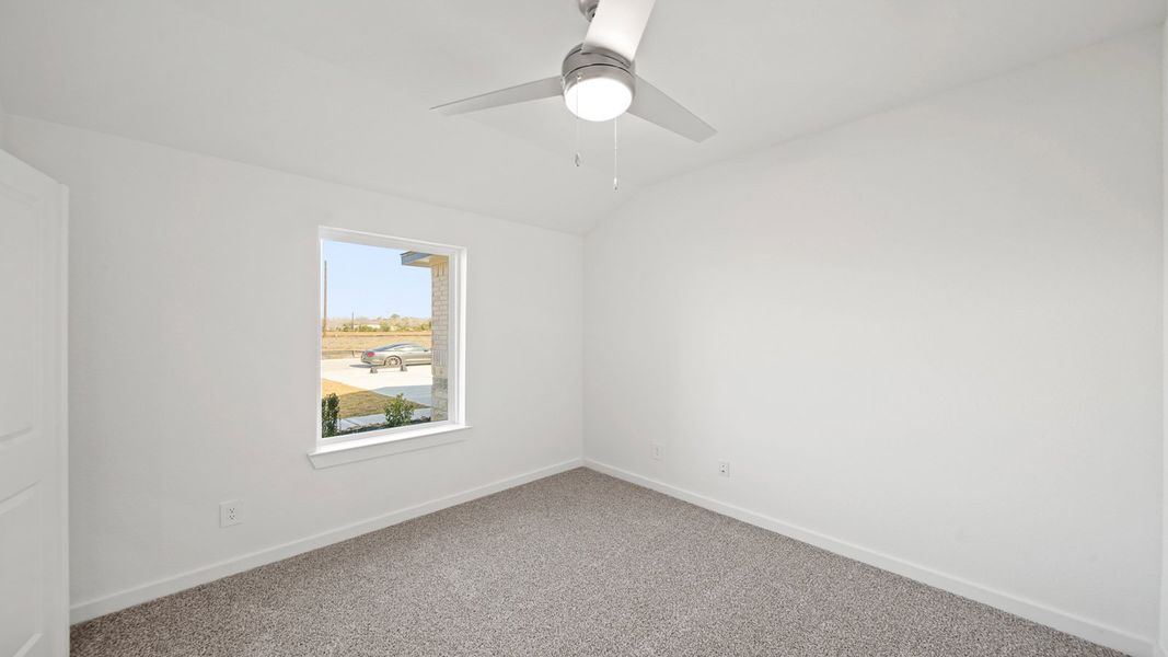 Spacious, unfurnished interior of a new home in Riverside Estates, Mont Belvieu (Image 20).