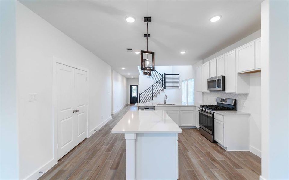 Furnished interior view inside a new home in River Ranch Meadows, Dayton (Image 7).
