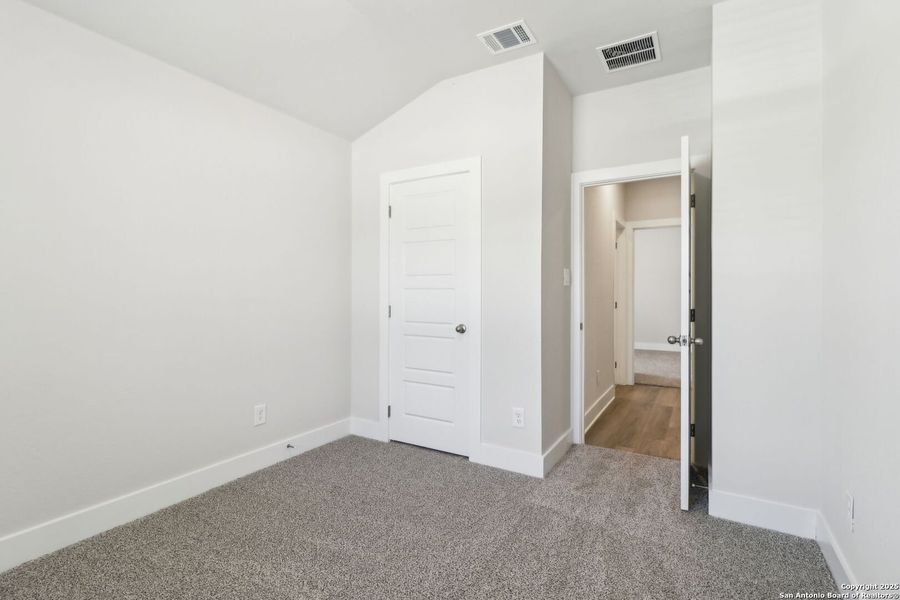 Spacious, unfurnished interior of a new home in Comanche Ridge, San Antonio (Image 36).