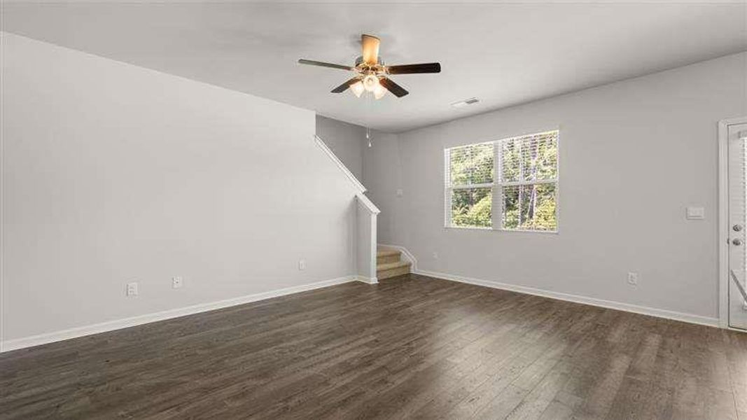Spacious, unfurnished interior of a new home in Sherwood Manor, College Park (Image 16).