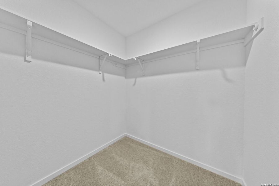 Spacious, unfurnished interior of a new home in Spring Grove, St. Hedwig (Image 20).