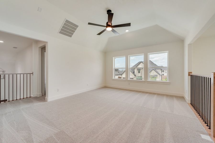 Spacious, unfurnished interior of a new home in Estates at Rockhill, Oak Point (Image 29).