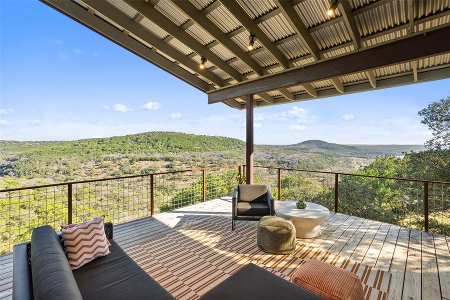 Exterior details and patio area of a home in , Burnet (Image 2).