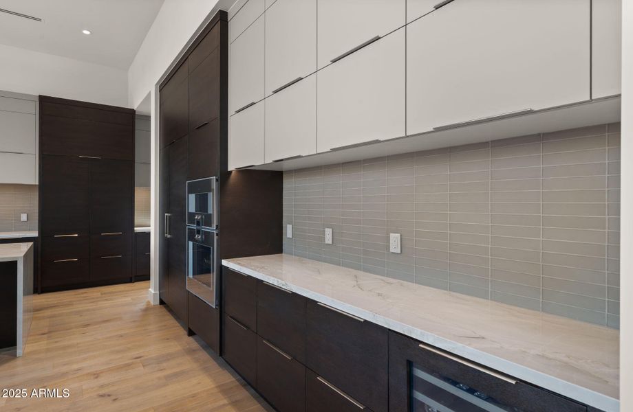 26-web-or-mls-Kitchen3