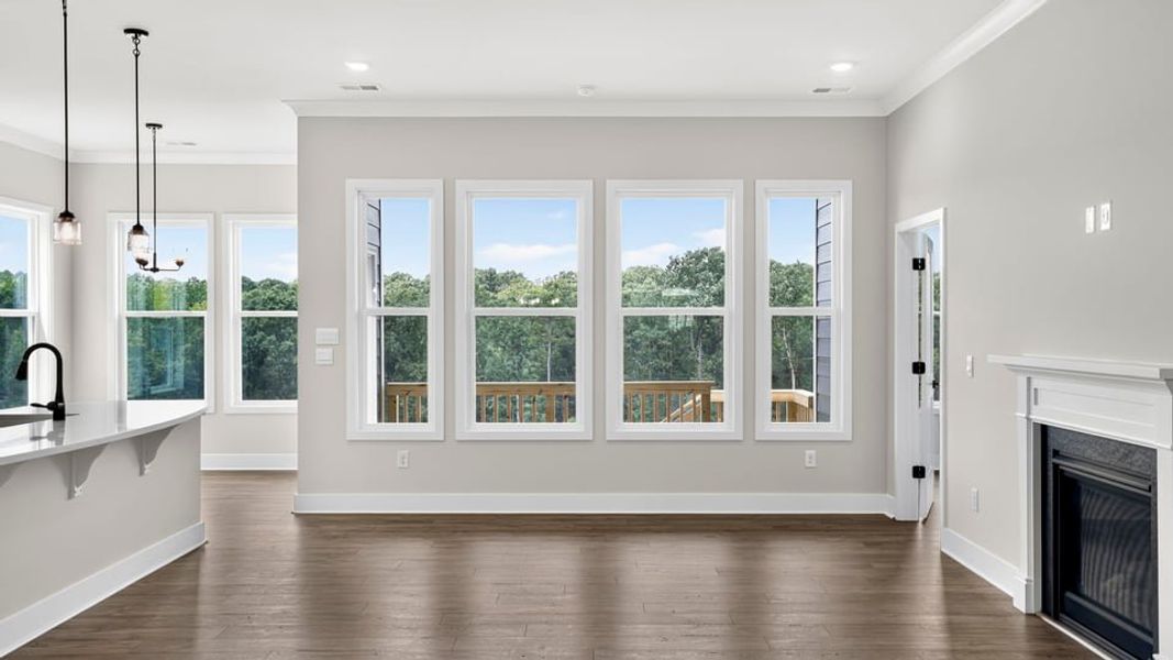 Spacious, unfurnished interior of a new home in Sunset Summits, Spartanburg (Image 27).