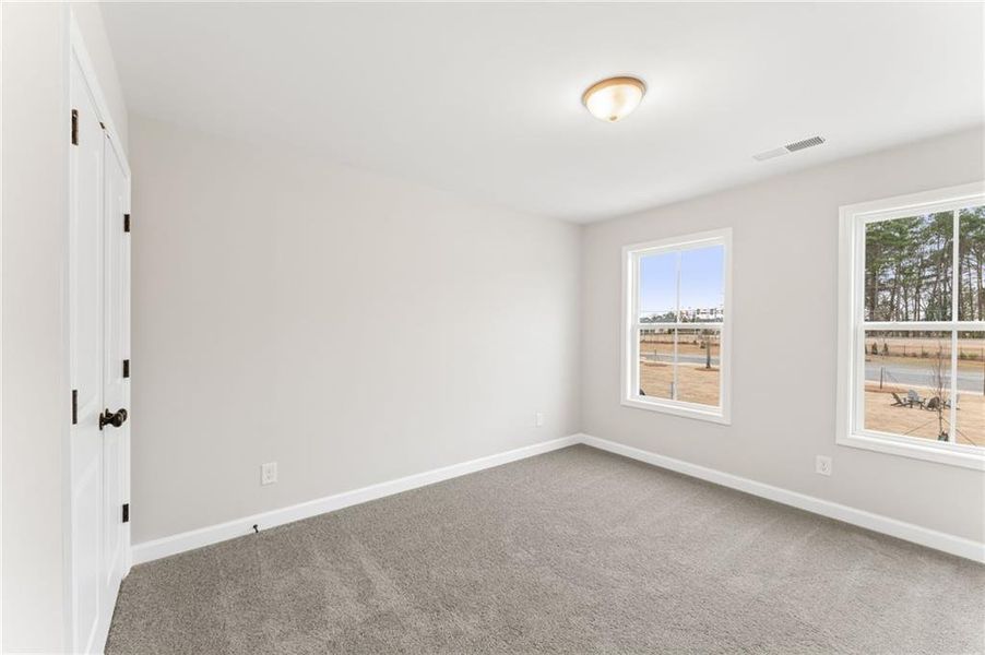 Spacious, unfurnished interior of a new home in Cherokee Township, Acworth (Image 21).