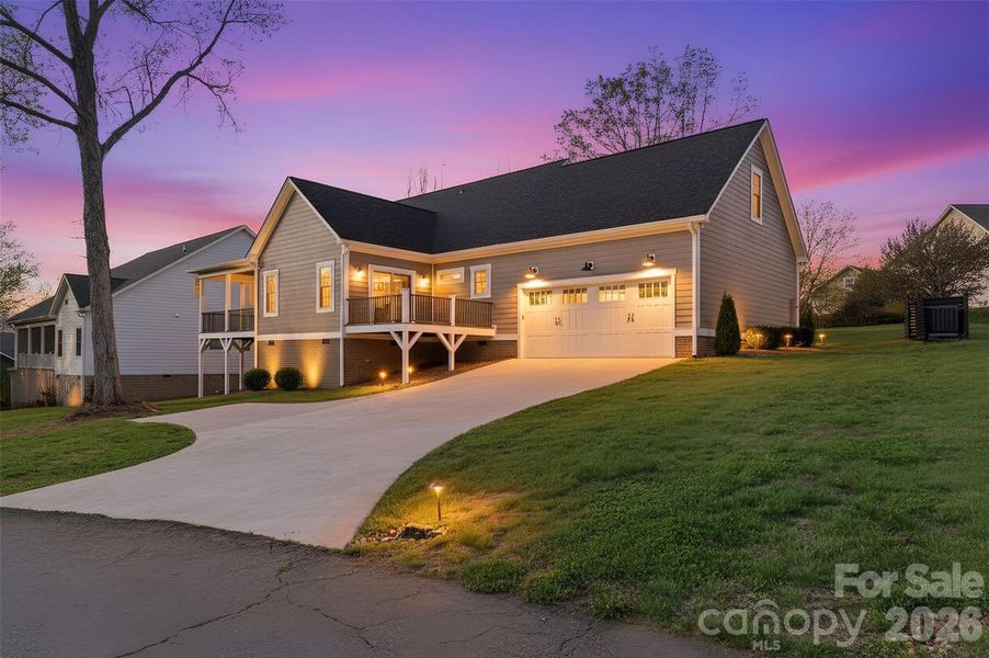 Image 38 of a home in .