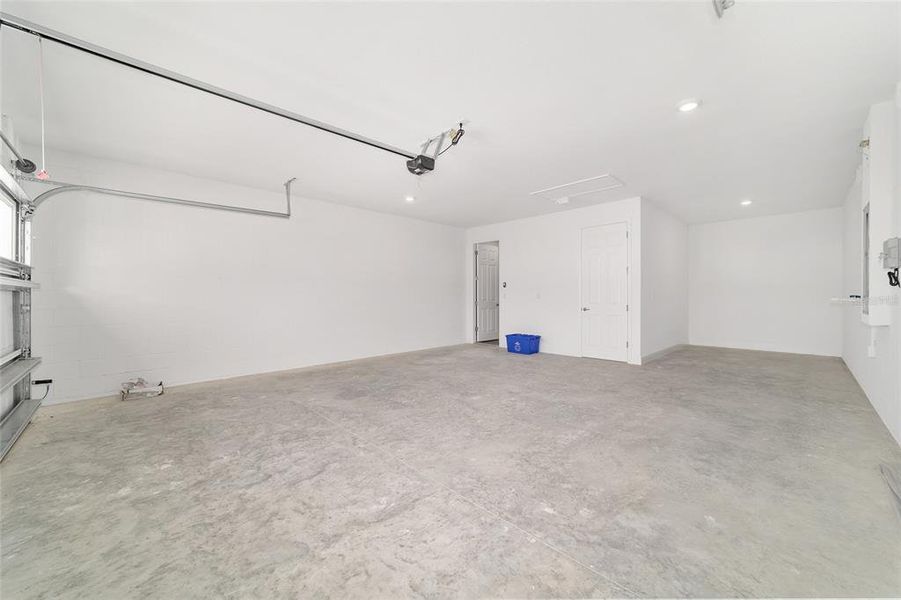 Spacious, unfurnished interior of a new home in , Ocala (Image 45). Spacious, unfurnished interior of a new home in , Ocala (Image 45).