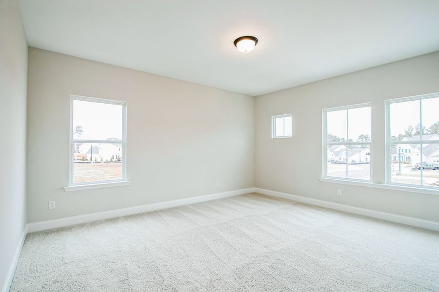 Representative unfurnished interior of a home built from the Warren by UnionMain Homes in Austin Springs, Bethlehem (Image 11).