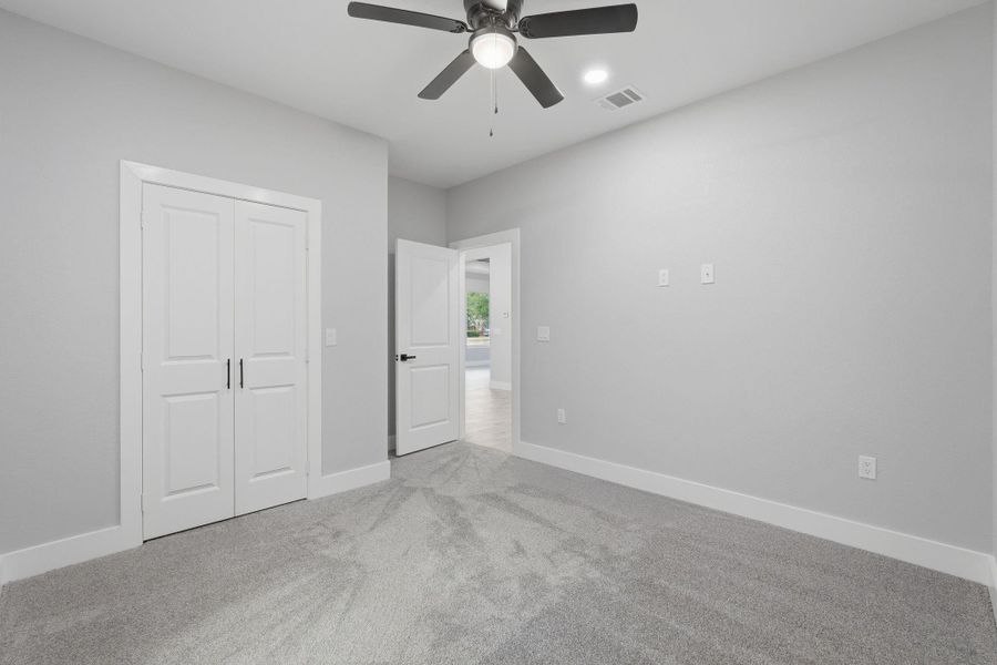 Spacious, unfurnished interior of a new home in , Willis (Image 25).