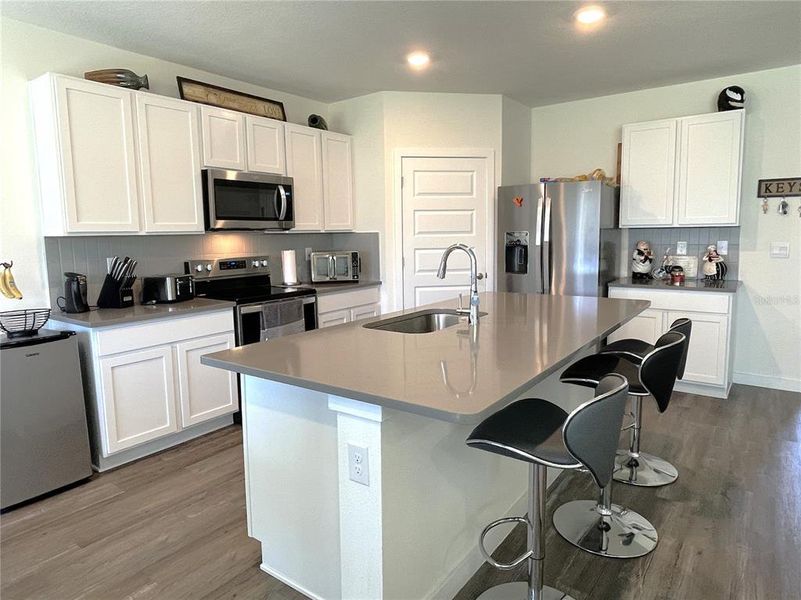 Large Island, coffee station and pantry
