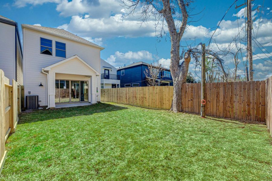 Exterior details and patio area of a home in , Houston (Image 27).