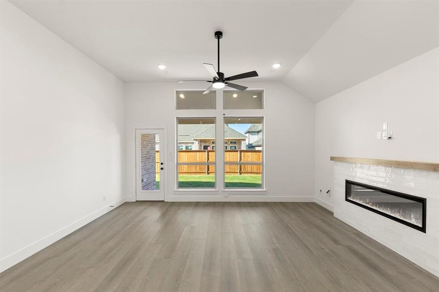 13. 1031 Gracious - Family