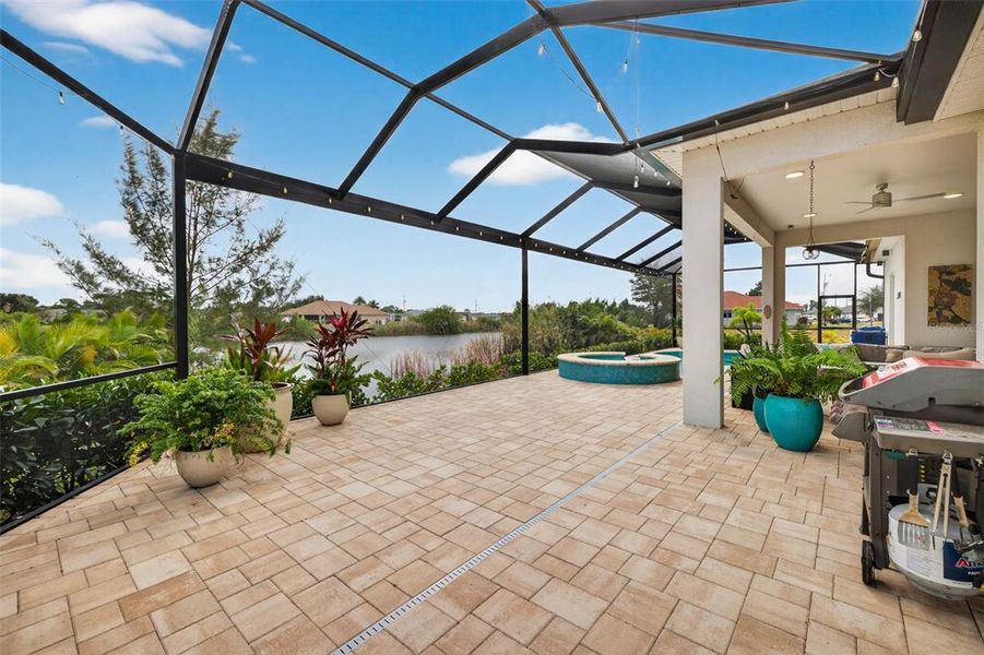 Exterior details and patio area of a home in , Cape Coral (Image 27).