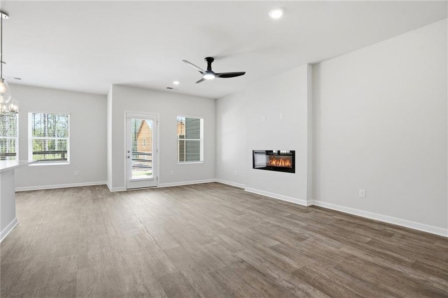 Spacious, unfurnished interior of a new home in Concord Oaks, Powder Springs (Image 27).