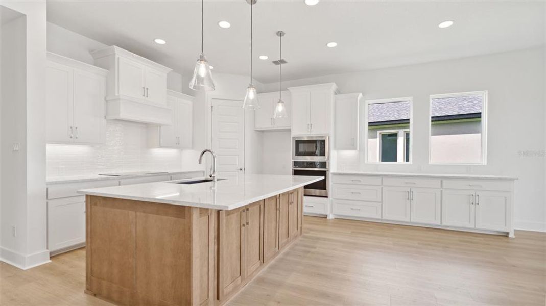 Furnished interior view inside a new home in Magnolia Bay 50', Nokomis (Image 5). Furnished interior view inside a new home in Magnolia Bay 50', Nokomis (Image 5).
